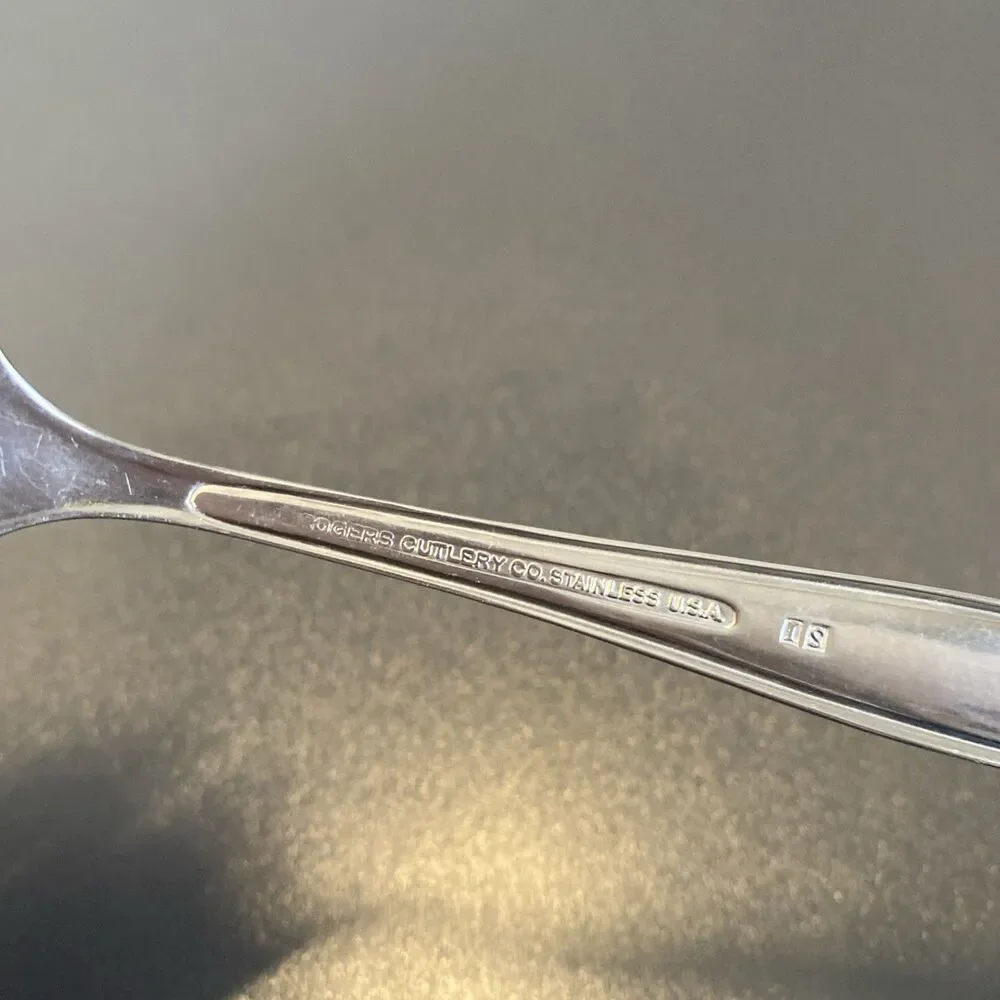 Vintage Rogers Pierced Pie Server Herringbone Textured Silverplate Flatware